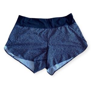 Athleta Run With It 3.5" Printed Shorts — Black White Speckle — Medium EUC